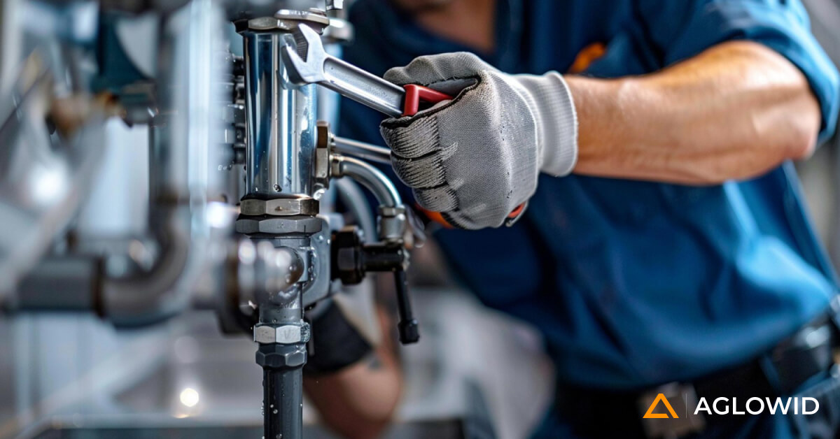 Plumbing Field Service Management - Guide to Choosing the Right ERP + FSM Setup